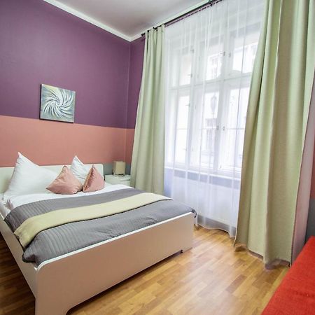 Ruzova Apartment By Ruterra Prague Ngoại thất bức ảnh