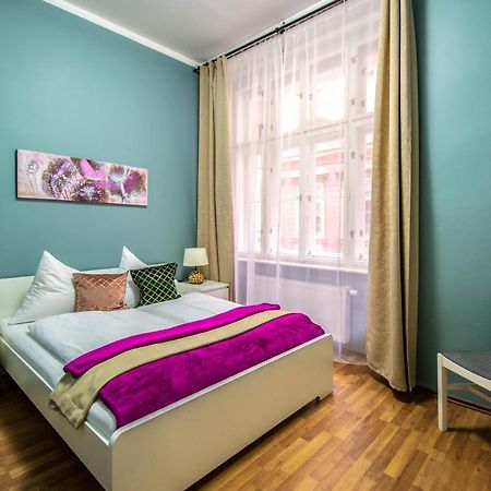 Ruzova Apartment By Ruterra Prague Ngoại thất bức ảnh