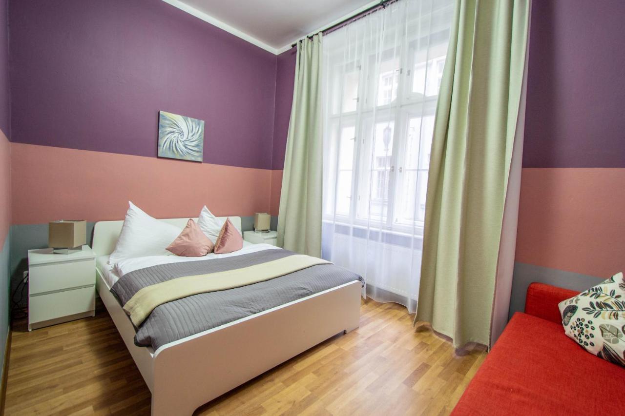 Ruzova Apartment By Ruterra Prague Ngoại thất bức ảnh