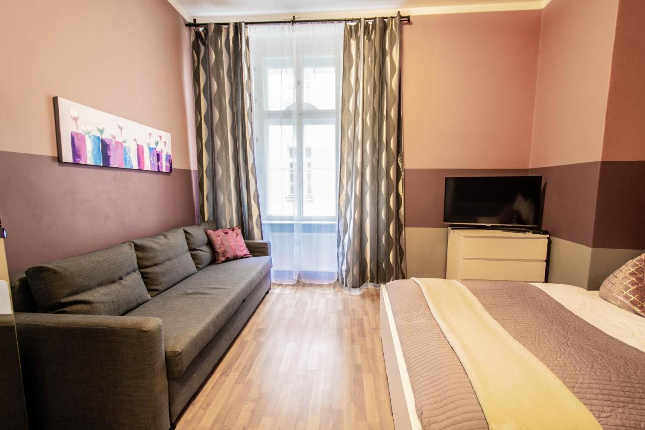 Ruzova Apartment By Ruterra Prague Ngoại thất bức ảnh