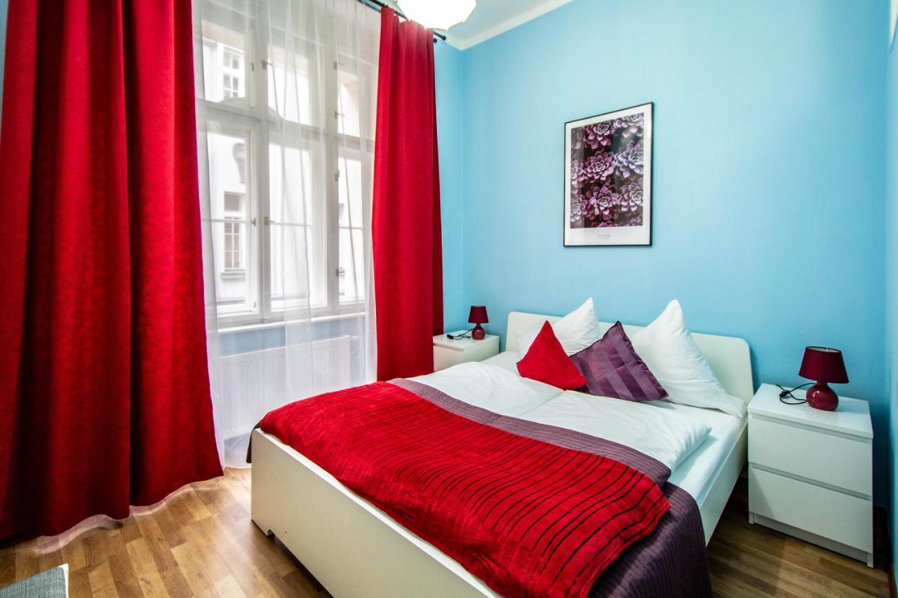 Ruzova Apartment By Ruterra Prague Ngoại thất bức ảnh