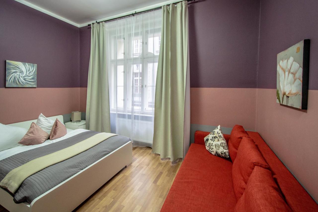 Ruzova Apartment By Ruterra Prague Ngoại thất bức ảnh