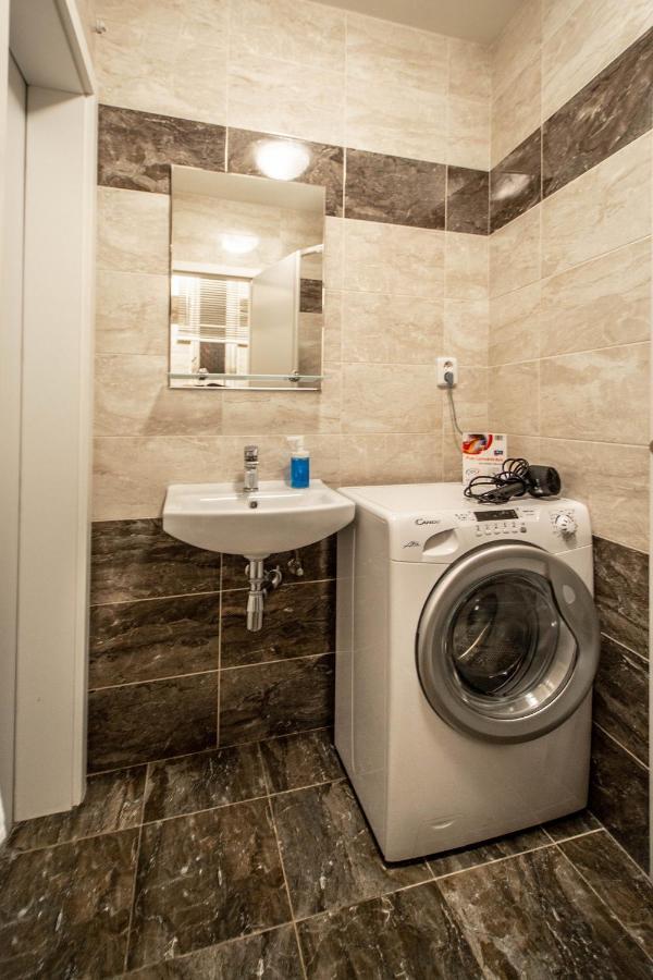 Ruzova Apartment By Ruterra Prague Ngoại thất bức ảnh