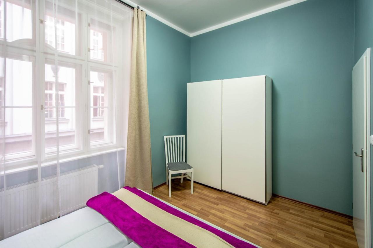 Ruzova Apartment By Ruterra Prague Ngoại thất bức ảnh